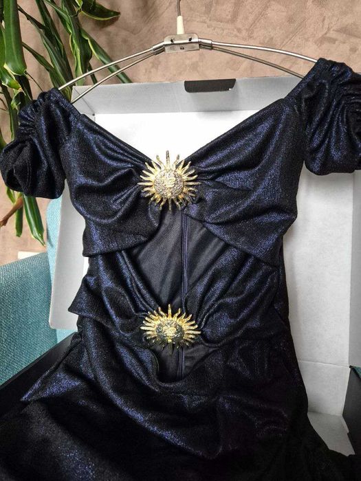 Официални рокли подходящи за празниците