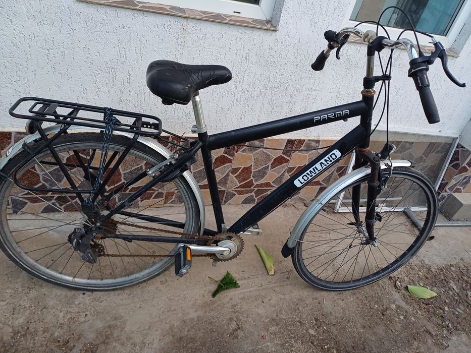 Vând bicicleta .