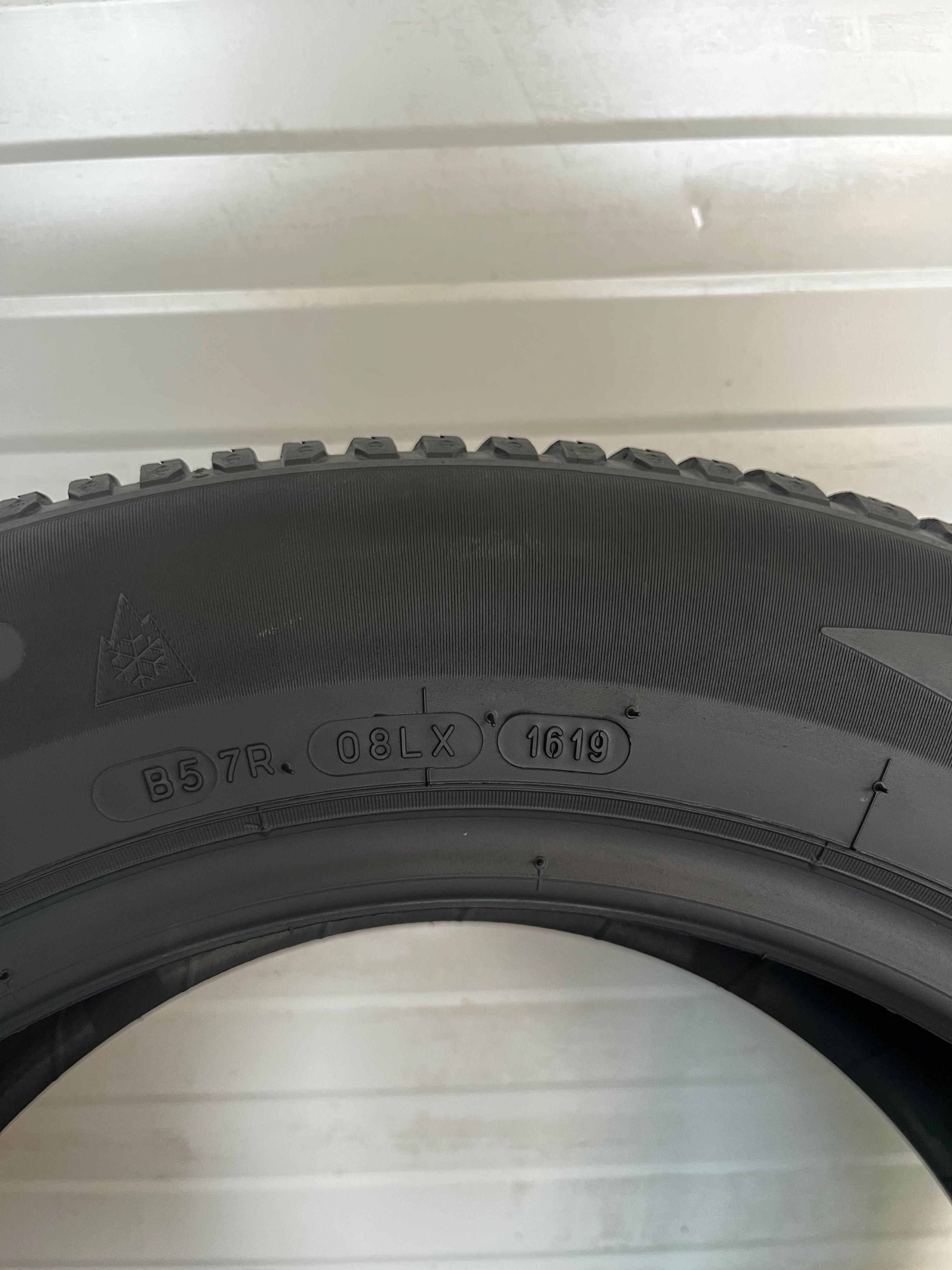 4бр Зимни гуми 205/60/16/BFGoodrich G-force winter/dot1619г/7.4мм Грай