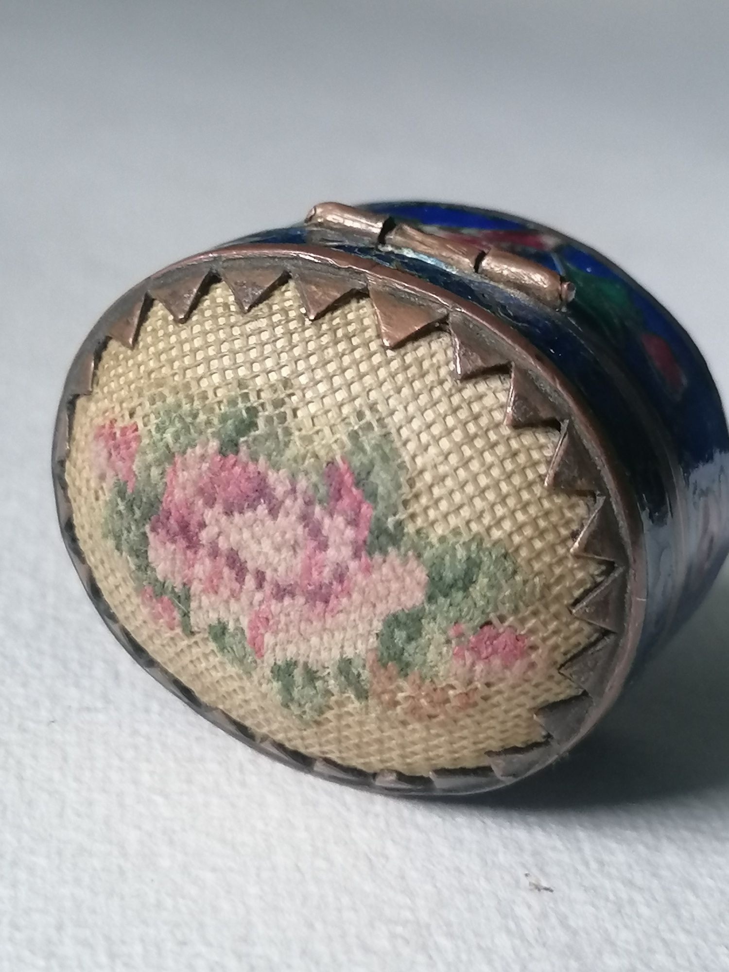 Cutie vintage cloisonne