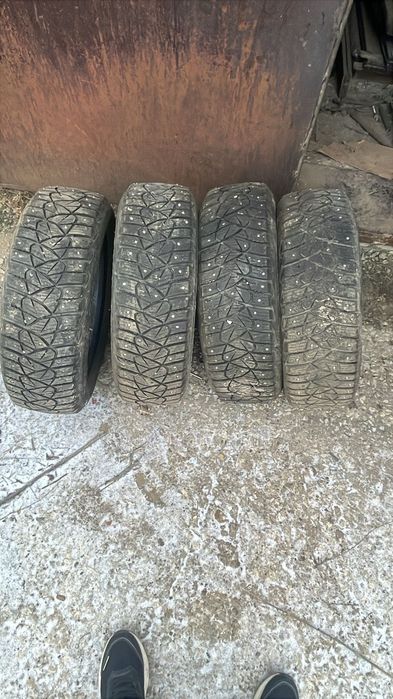 Good Year, размер: 175/65/14, шипы-липучки, б/у, 
70к за четыре штуки.