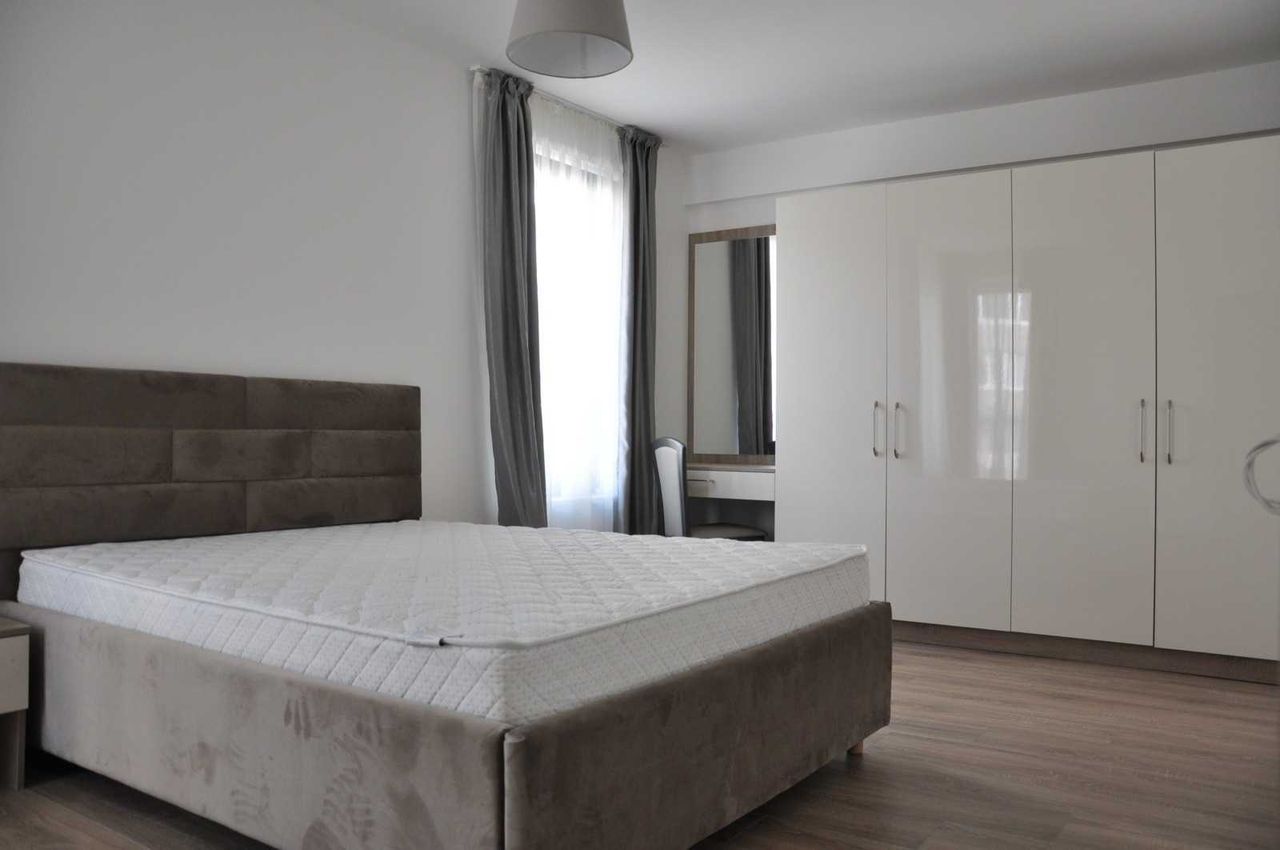 Дава се под наем Тристаен апартамент в София, Стрелбище - 110 кв.м за 637.5 € - Снимка #2