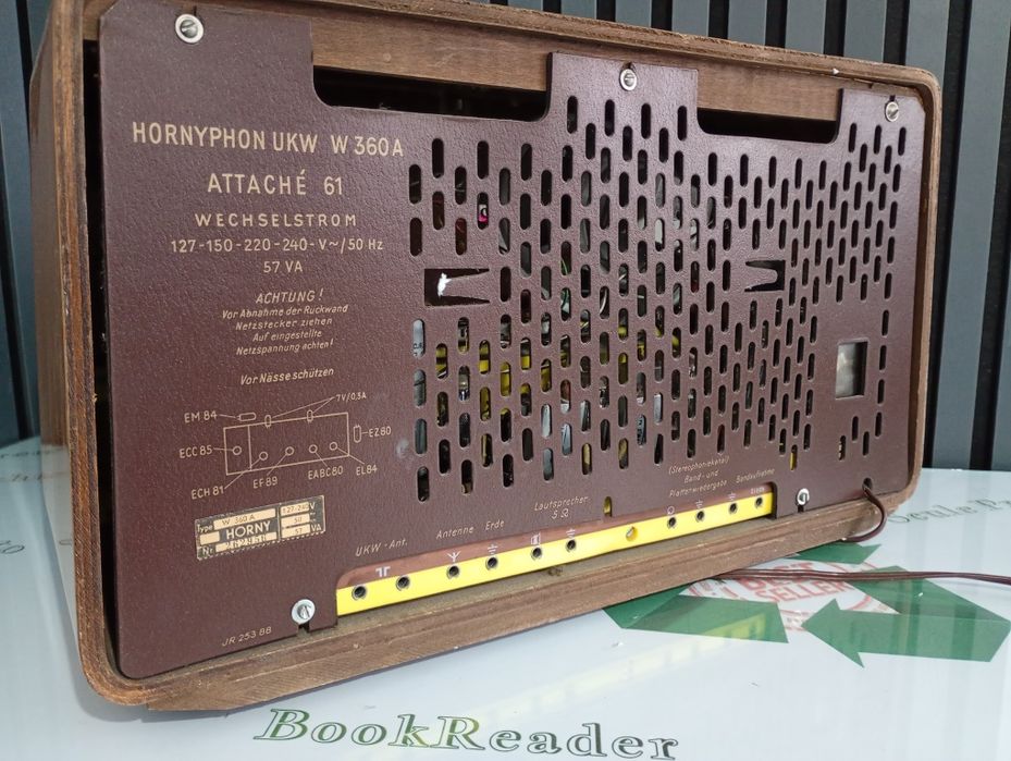 Radio cu lămpi vintage