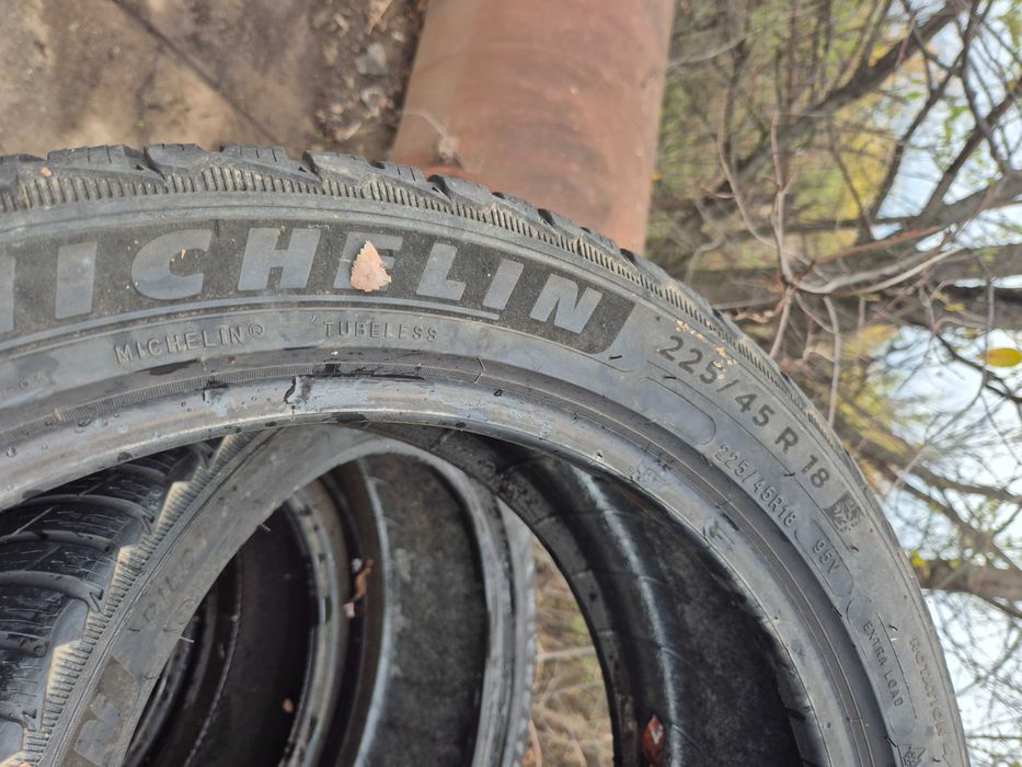 2 Anvelope de IARNA - 225/45/18 - Michelin - Stare F BUNA DOT 2021