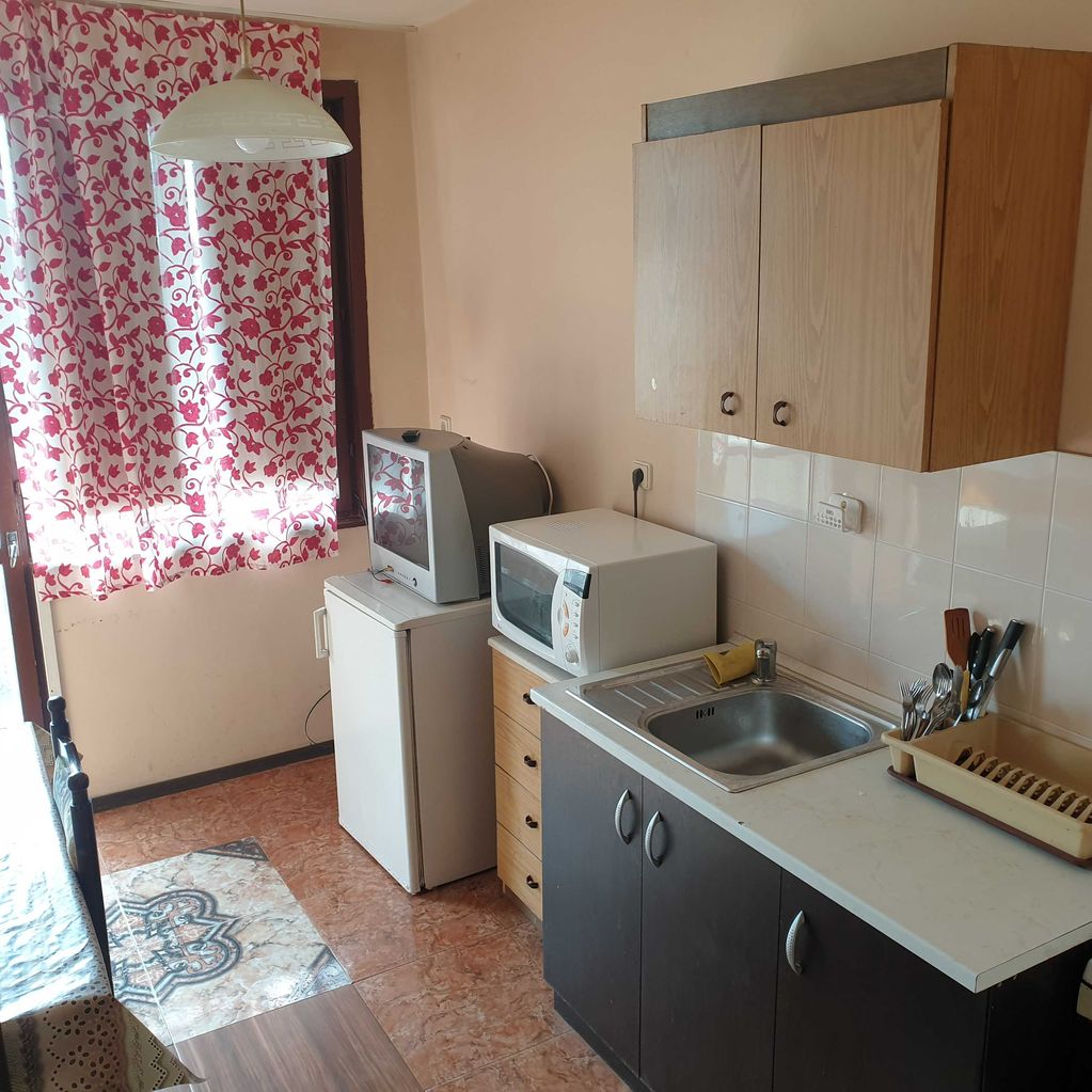 Дава се под наем Къща в Бургас, Ветрен - 220 кв.м за 750 € - Снимка #7