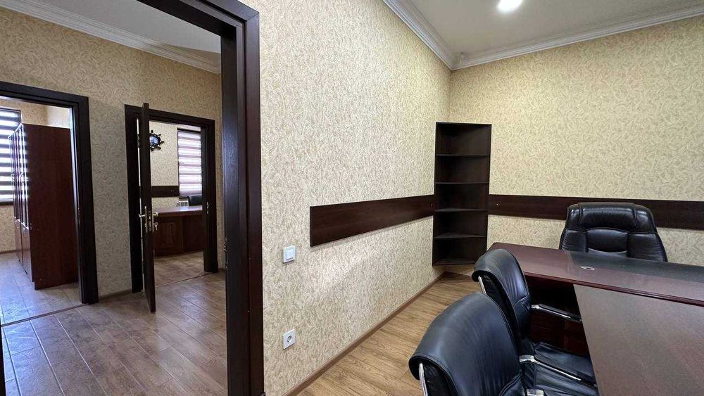 186 кв.м Офис с мебелью 5 кабинетов 13 у.е