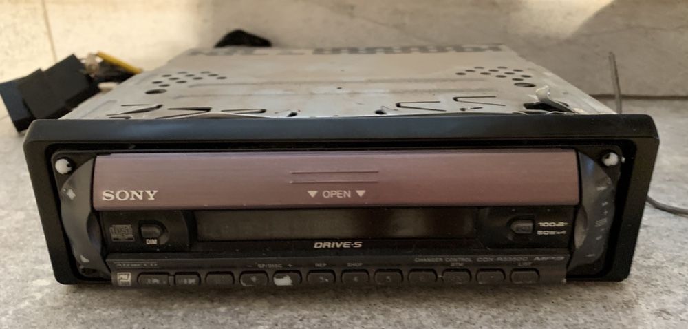 Cd auto cu clapeta.