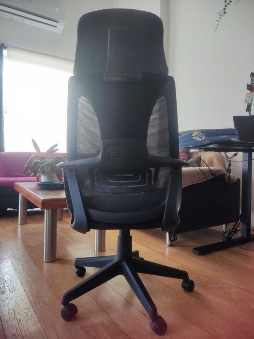 Ергономичен офис стол