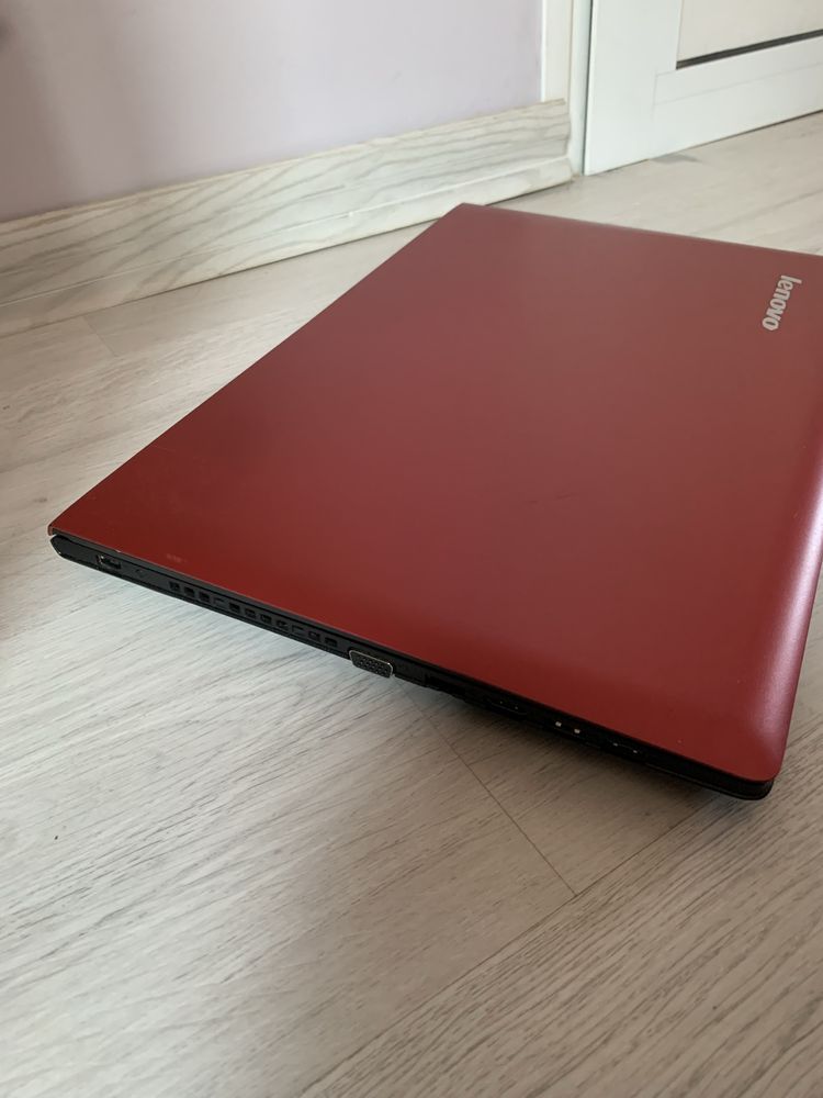 Отличен-Лаптоп -LENOVO