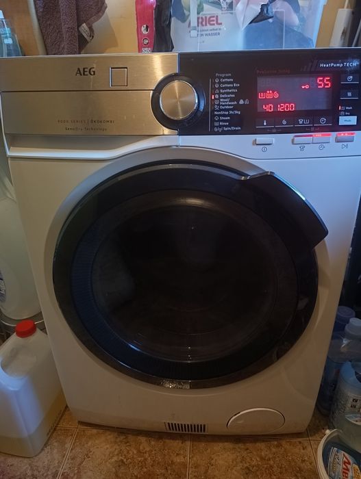 Пералня и сушилня машина AEG