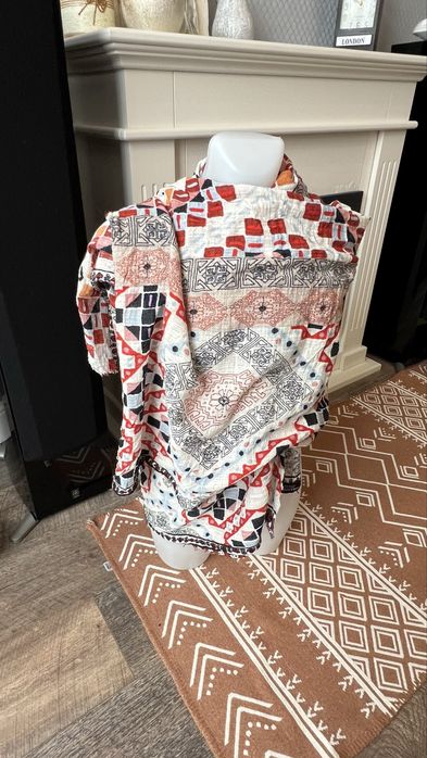 Винтидж шал от тъка̀на материя