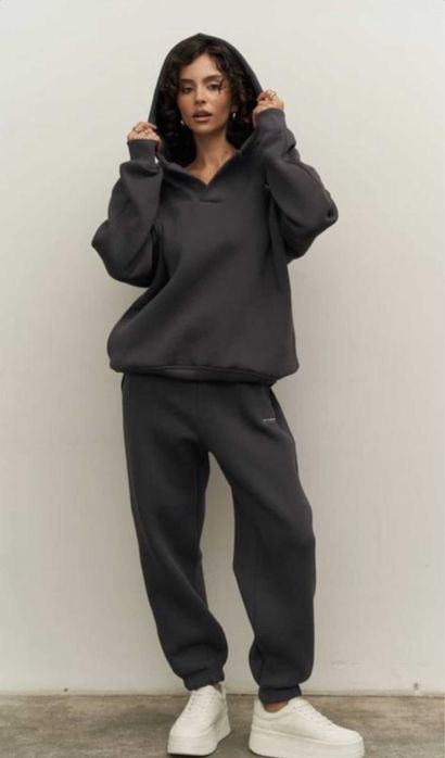 Продам спортивный костюм