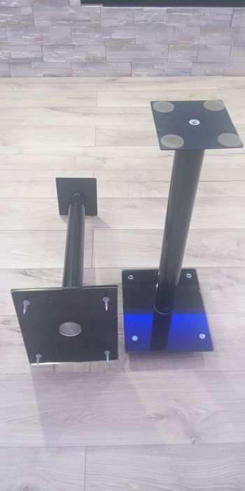 Vând stative interior pentru monitoare sau alte tipuri de boxe