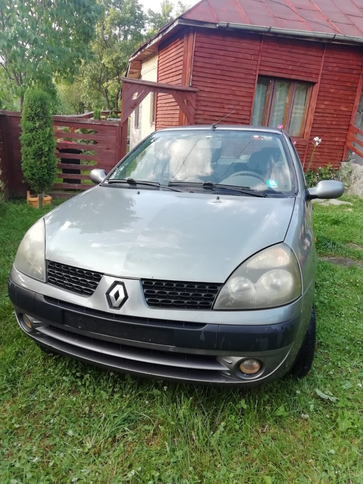 Dezmembrez Renault Clio Simbol 2005