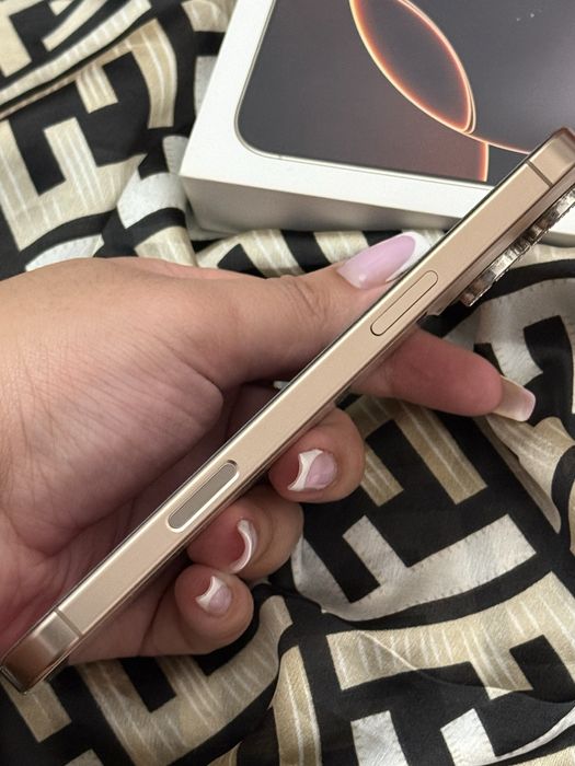 Iphone 16 Pro Max Desert Titanium baterie 93%