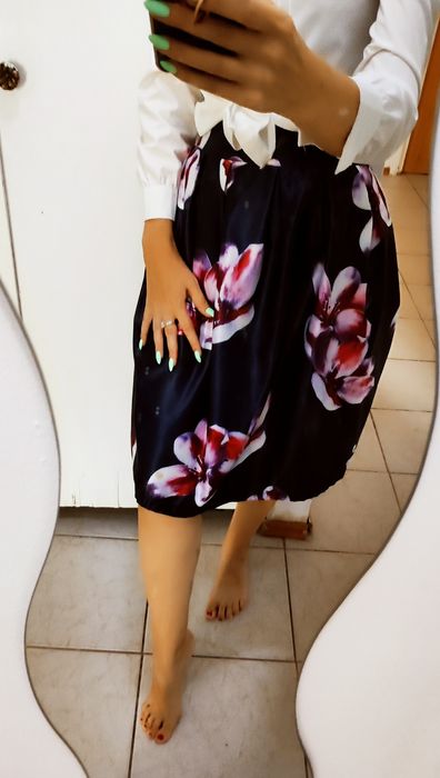 Fusta cu imprimeu floral