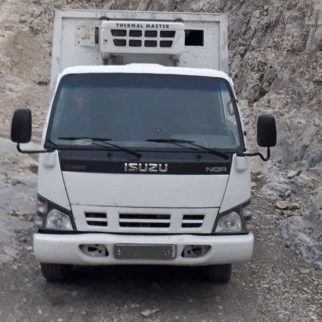 ISUZU xaladelnik