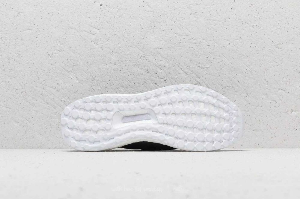 Оригинални дамски маратонки * ADIDAS ULTRABOOST PARLEY  * 37 1/3