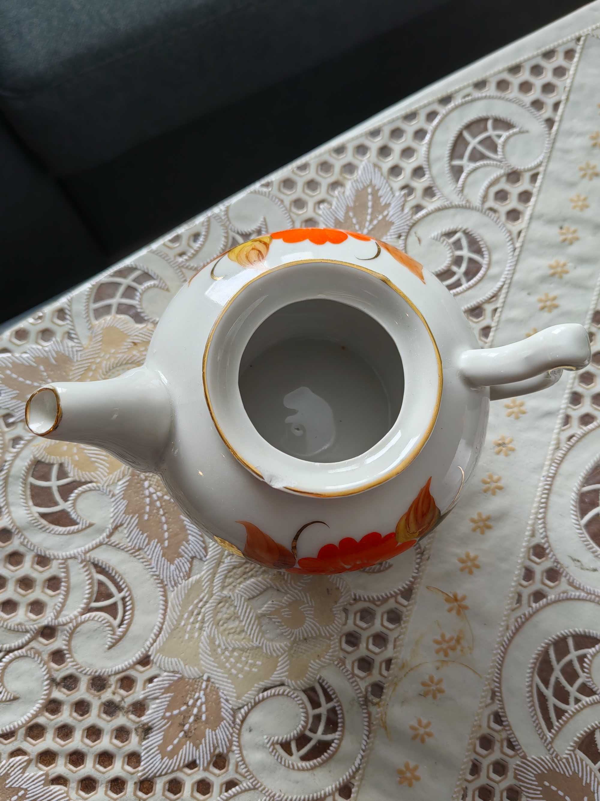 Руски порцеланов самовар.НОВ.