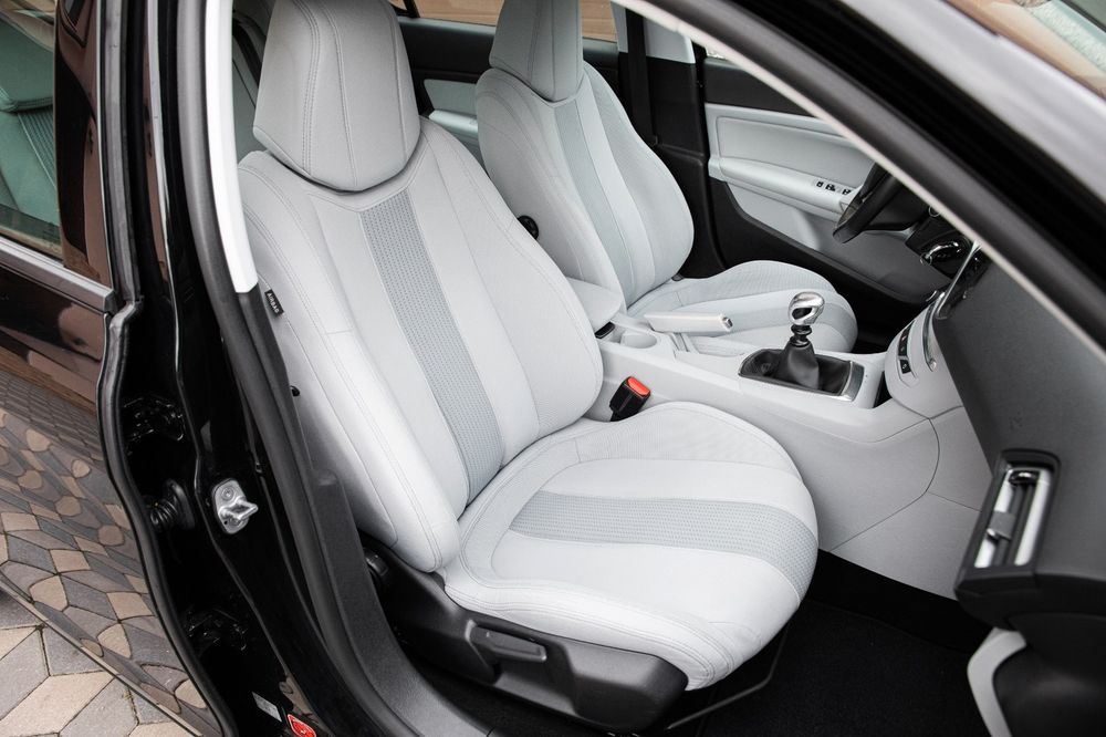 Peugeot308~Navigație~Senzori parcare~Cameră masalier~Interior deosebit