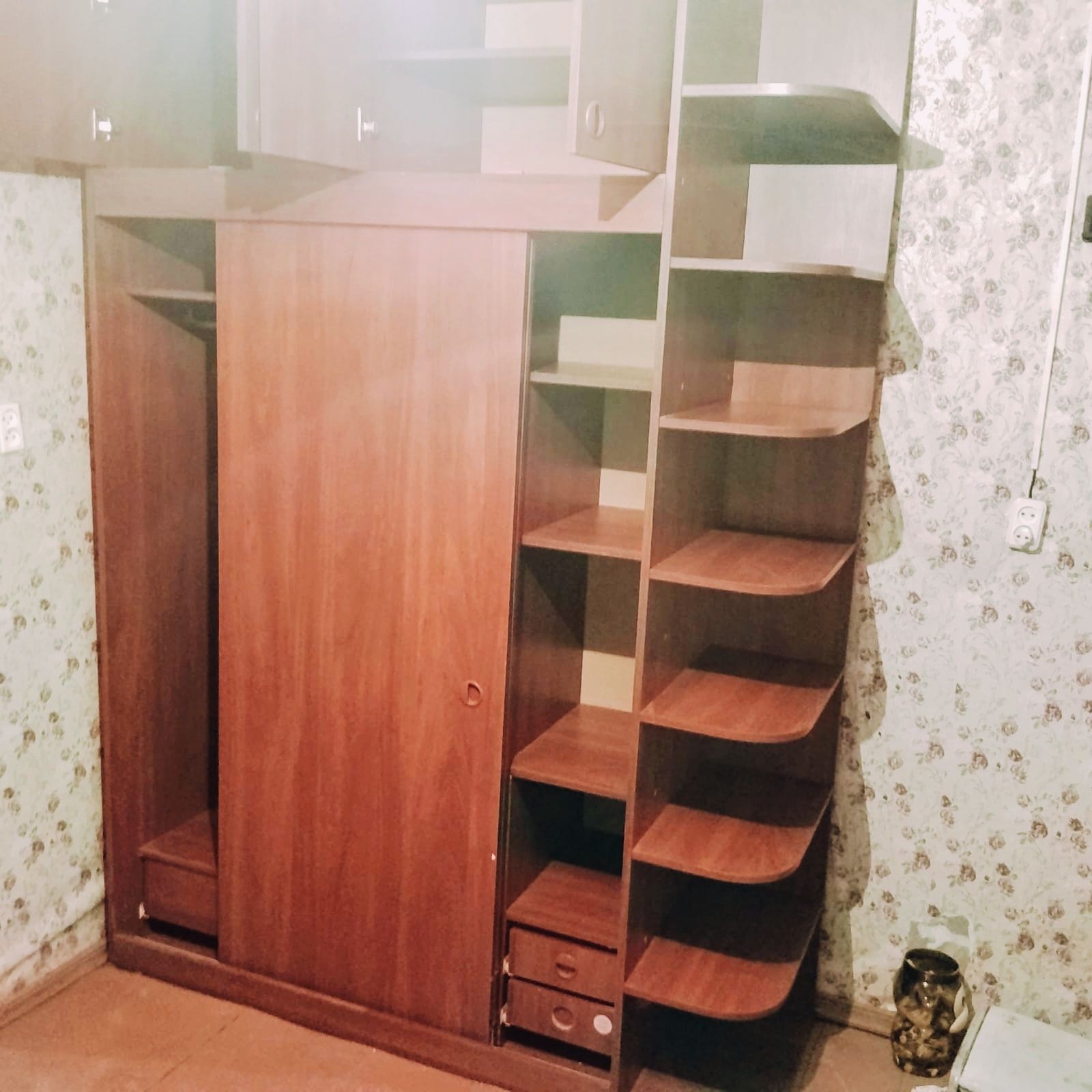 Продам шифоньер срочно