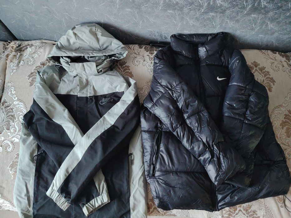 Подам 2 куртки Nike и arcteryx