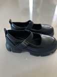 Pantofi eleganti