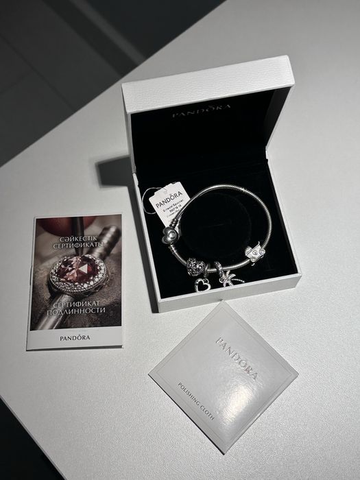 Браслет Pandora с шармами