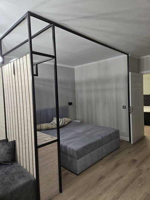 Дава се под наем Двустаен апартамент в Бургас, Лазур - 75 кв.м за 700 € - Снимка #2