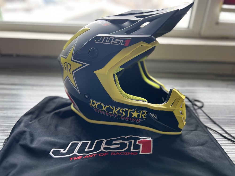 Motocross каска ROCKSTAR XL. Just1-