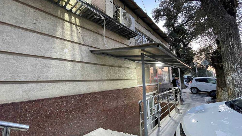 ор-р Бадамзар, кафе «Сардоба»
1 этаж + цоколь
Площадь: 700 м²