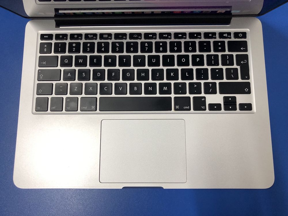 Apple MacBook Pro 13” A1502 2015 i5 2.7GHz full box