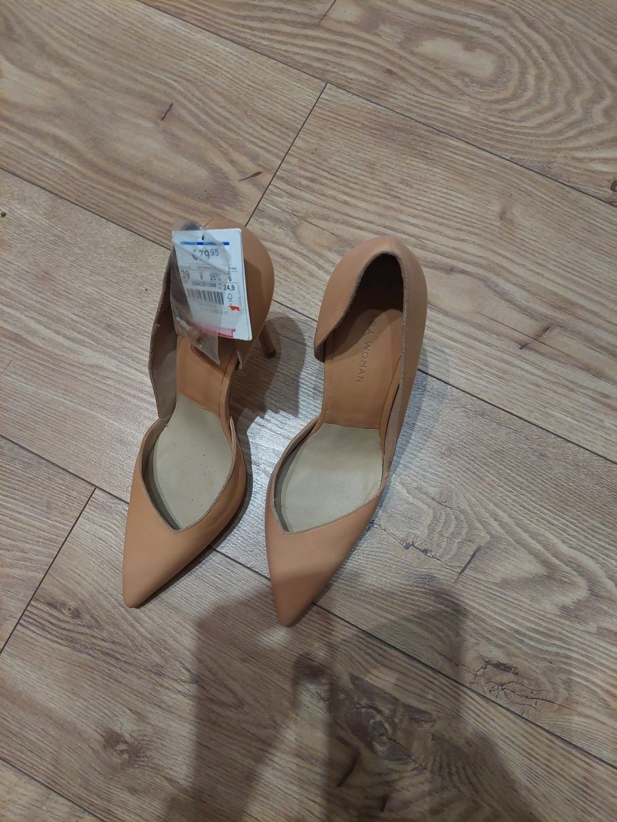 Vând pantofi zara 39 piele noi