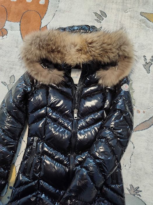 Дамско оригинално яке с естествен косъм.