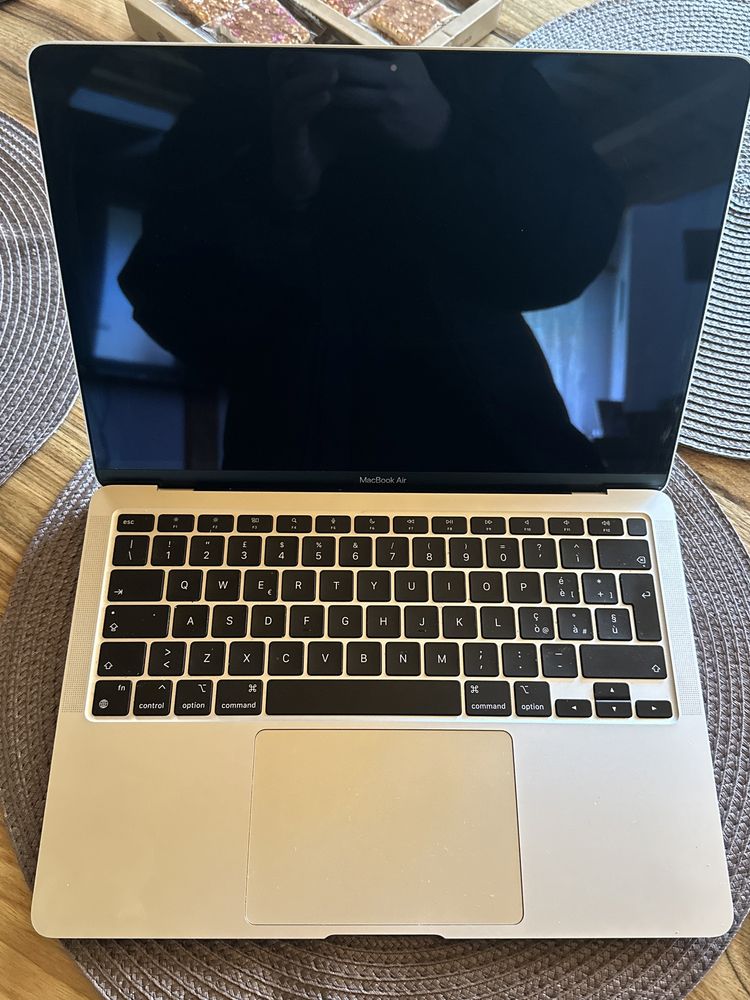 Macbook air M1 2020