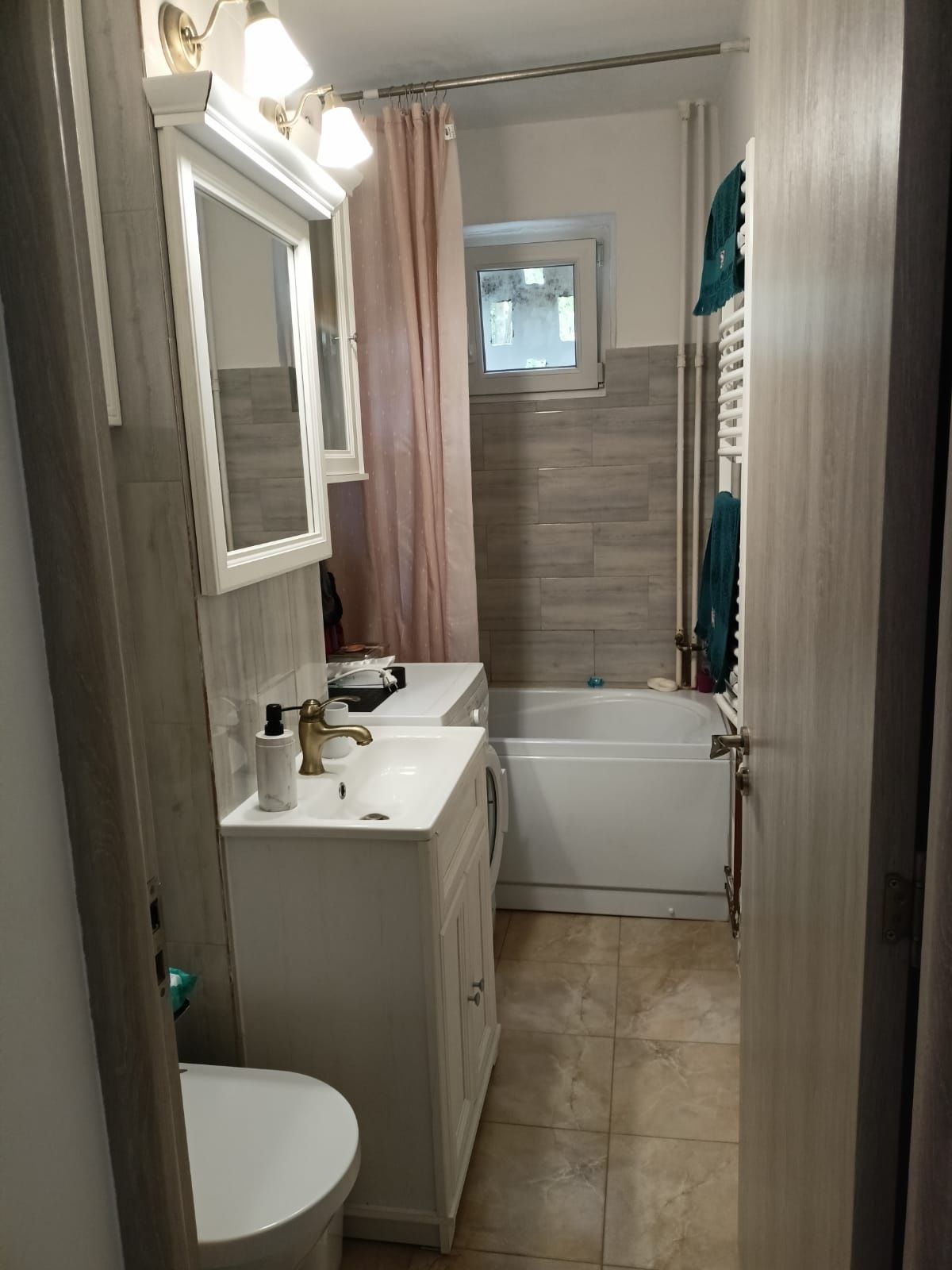 Apartament la cheie, 3 camere, Aleea Godeanu, etaj 3/4 – 59.500 €