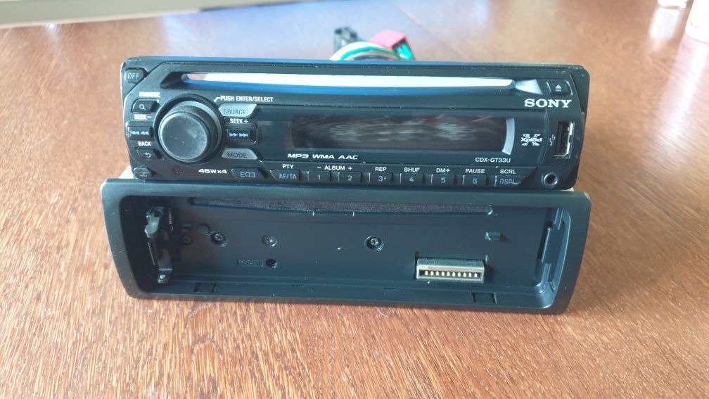 Авто плеър радио музика музика за кола Сони Sony CD MP-3 USB AUX