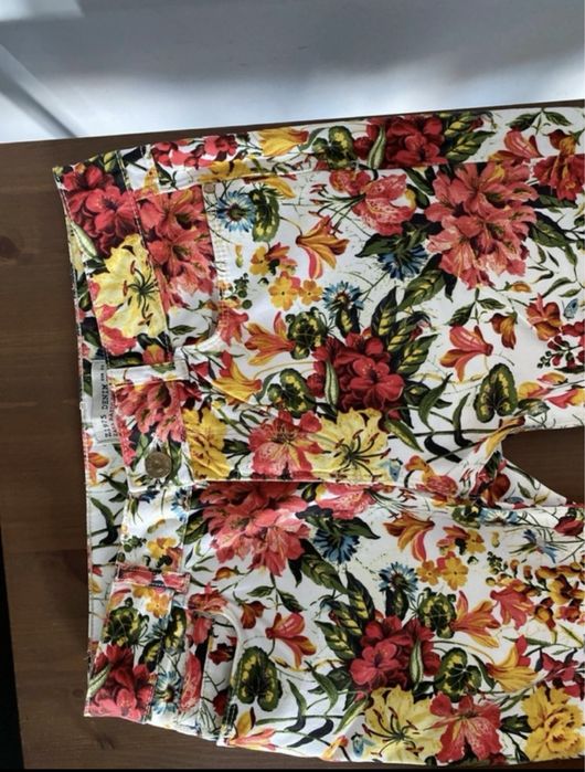 Blugi Zara florali albi multicolor