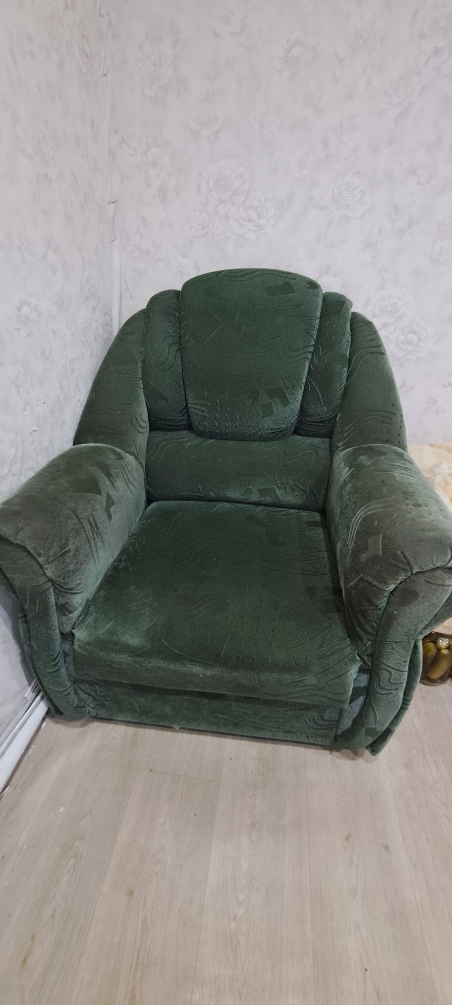 Продам малый диван и кресло