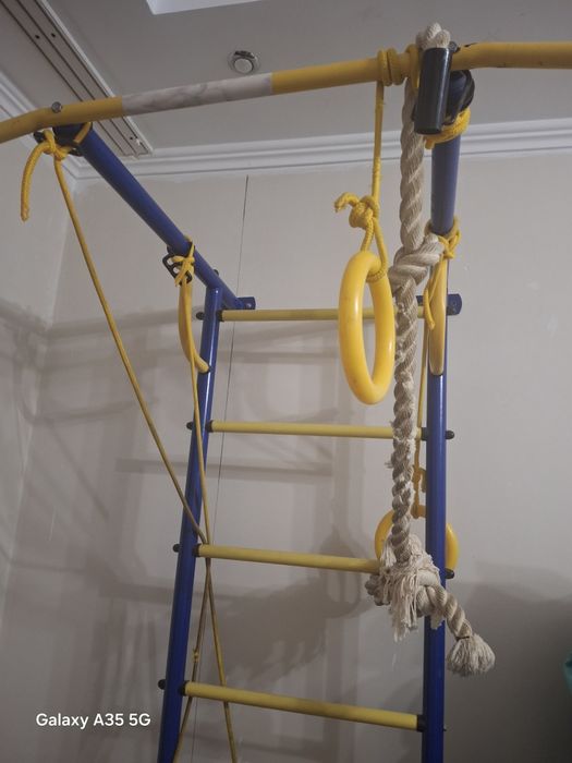 Спортивная лестница турник