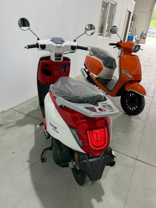 Scuter nou model FRIDA-K26 Breckner necesita permis