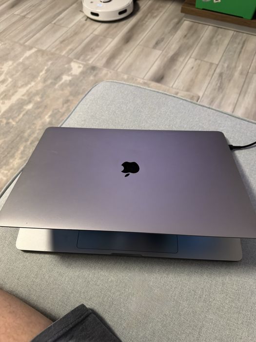 Apple Macbook Pro 16 inch 2019/ vanzare pending