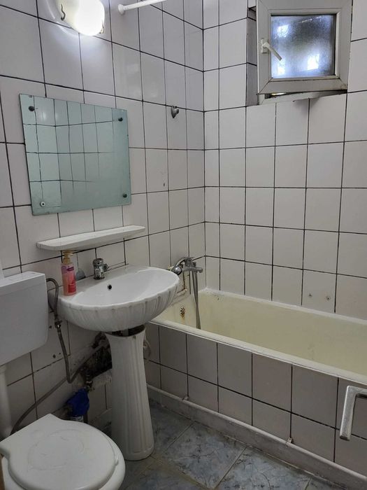 Apartament semidecomandat