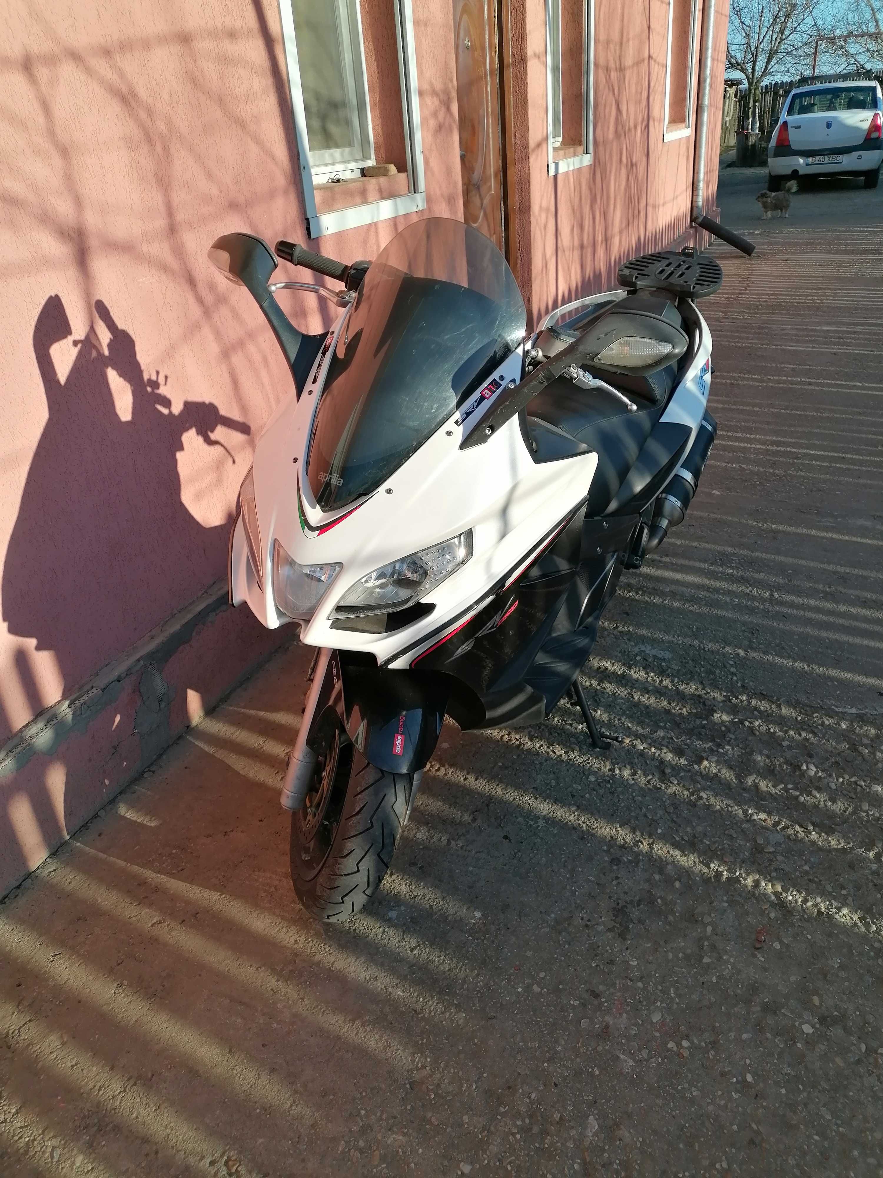 Moto aprilia 850 scuter