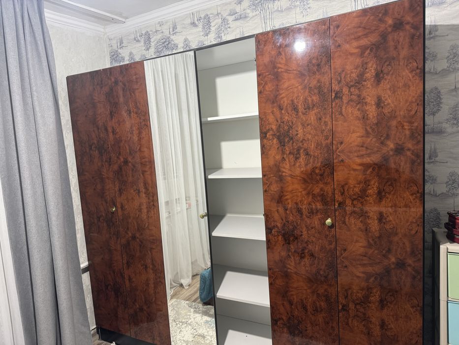 Спальный гарнитур