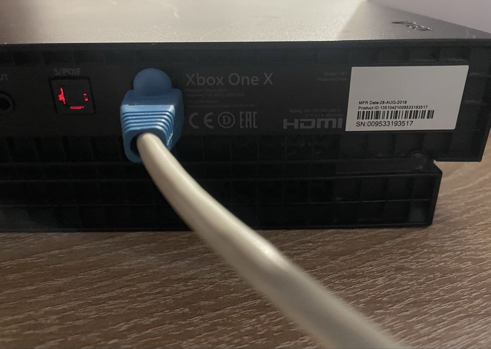 Xbox One X 1Tb 4K full box