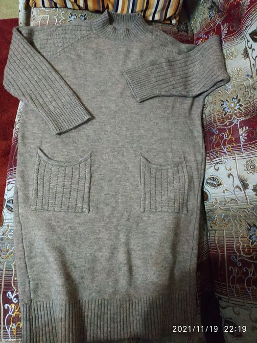 Шерстяное теплое платье, новое.