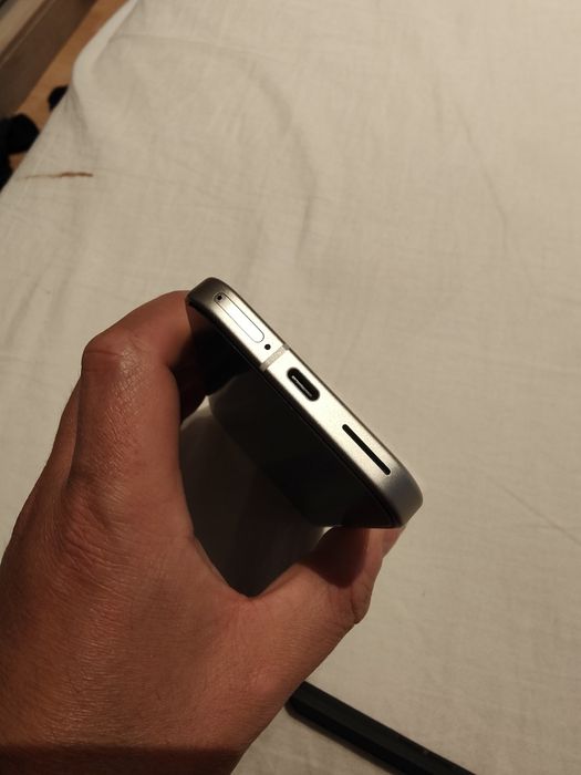 Vând schimb Google Pixel 9