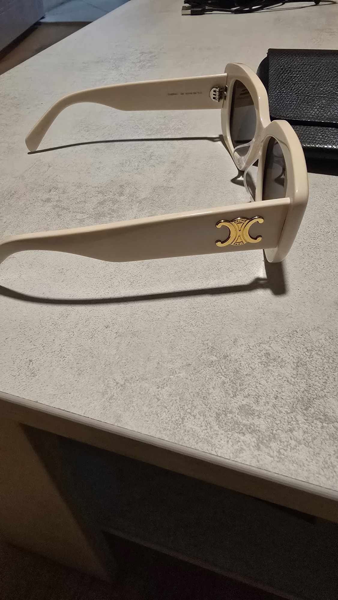Слънчеви очила Celine.