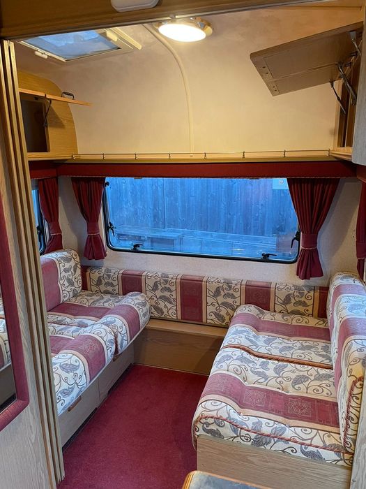 Vând rulota inmatriculata